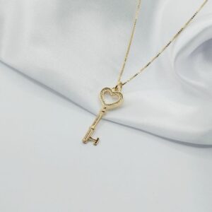 COLAR VENEZIANA COM PINGENTE CHAVE EM ZIRCÔNIA CRISTAL